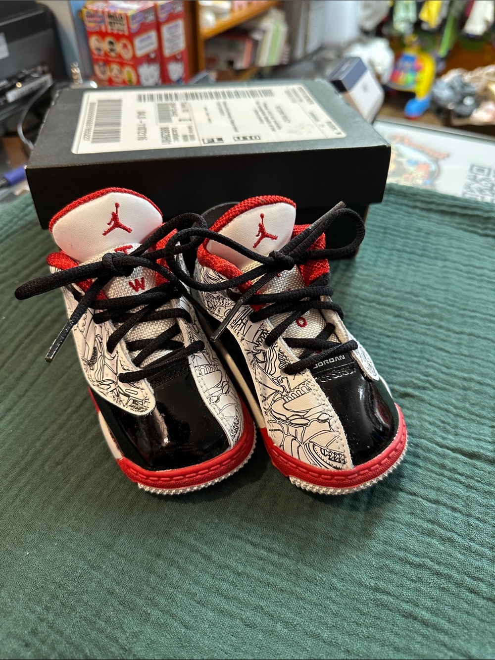 New Jordan Dub Zero (TD) Kids Black, White & Red Cartoon Accent Sneakers